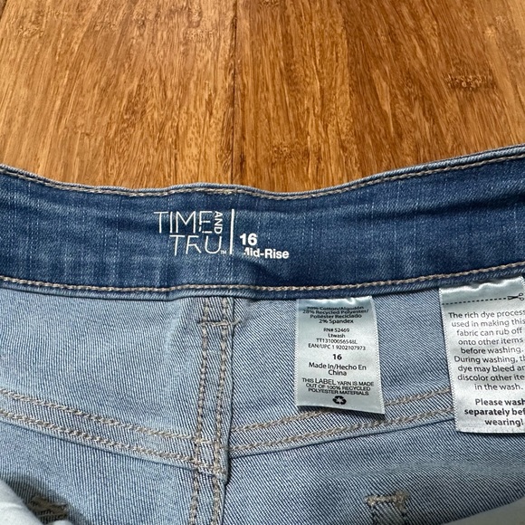 Time and Tru Jean shorts - Picture 3 of 3